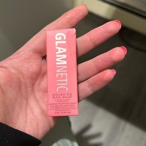 Glamnetic nail glue